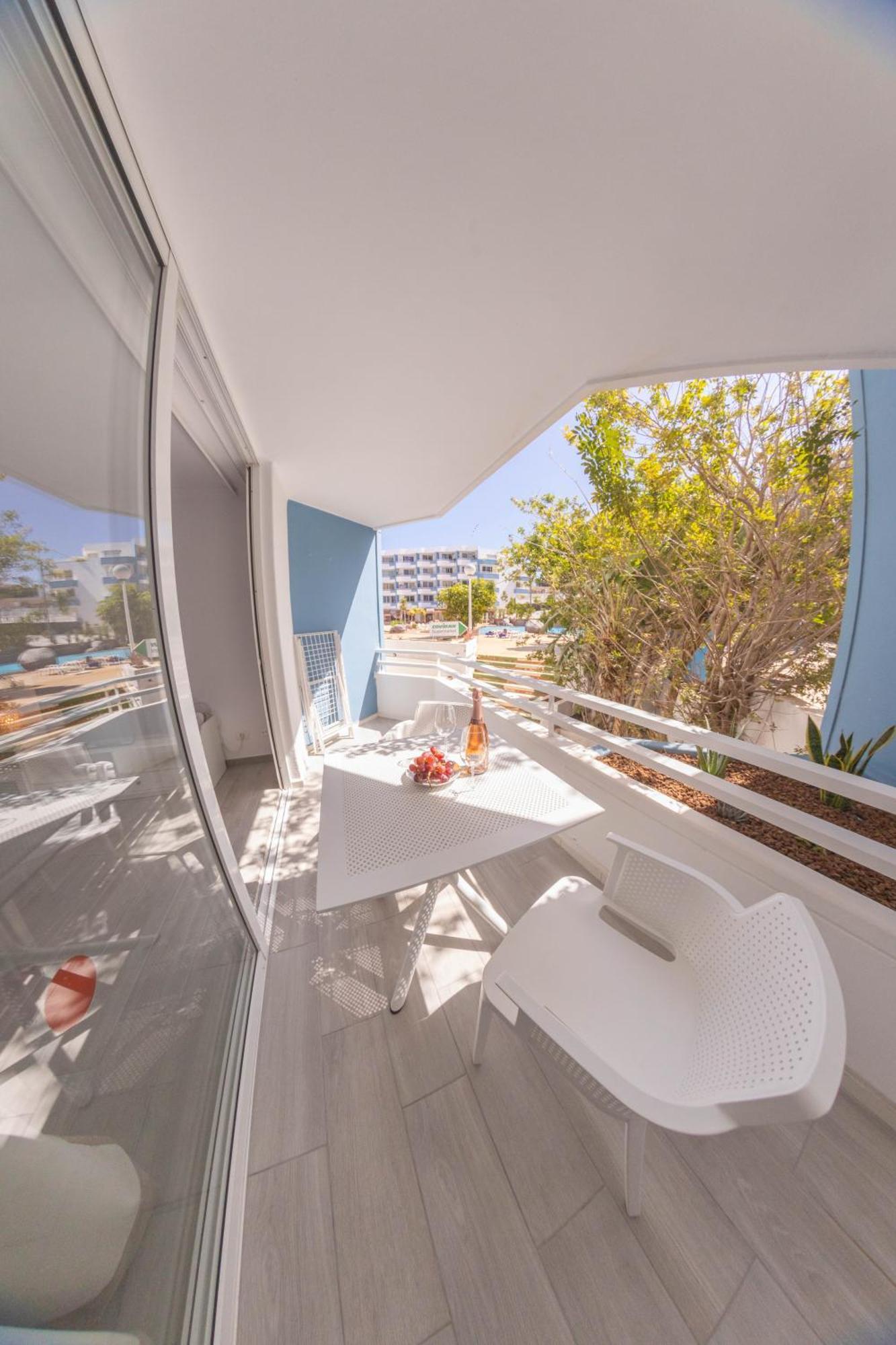 Retreat Oasis Studio Apartment 圣米格尔德阿沃纳 外观 照片