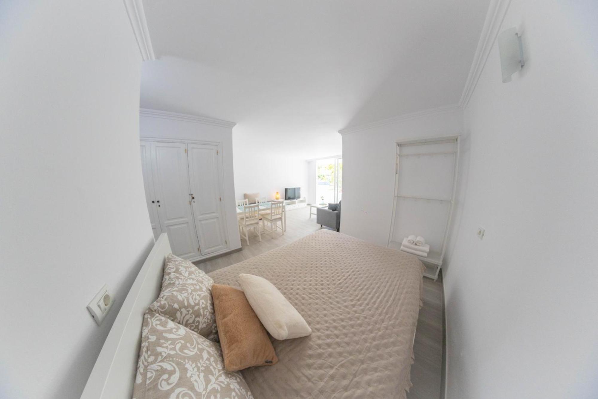 Retreat Oasis Studio Apartment 圣米格尔德阿沃纳 外观 照片